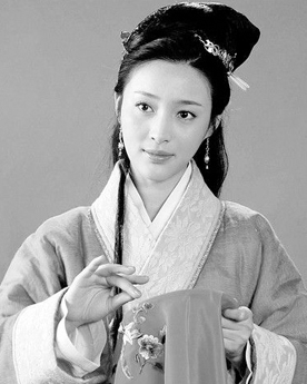 <a href='/s/pjl6777.html' target='_blank'><b>潘金莲</b></a> 武松在杀潘金莲钱为什么要扯掉她的衣裳?