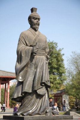 <a href='/s/zt2650.html' target='_blank'><b>赵佗</b></a> 历史上秦始皇给赵佗的圣旨原文是什么内容?有什么含义?