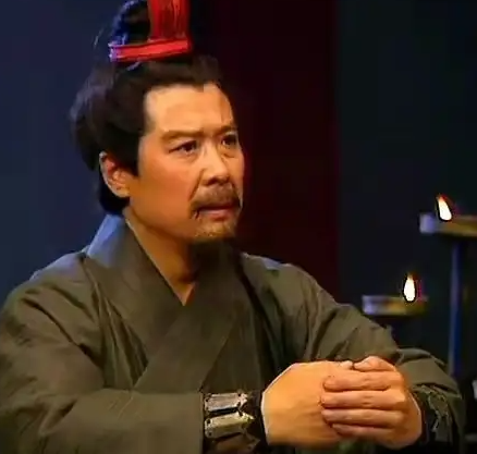 草鞋贩子到一方诸侯：刘备早期军费筹措的生存智慧