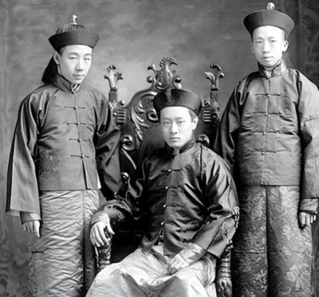 从云端跌落:清朝灭亡后王爷贝勒们的众生相