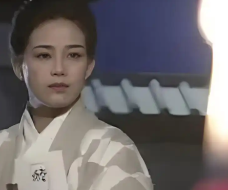 绝情谷底：李莫愁与洪凌波的师徒宿命