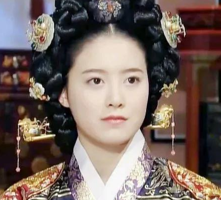 巫蛊与刀光下的修罗场:废妃尹氏与郑昭容的生死血仇