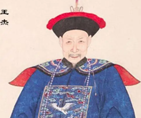 铁骨暗锋：王杰隐忍筹谋，终破和珅权焰迷局