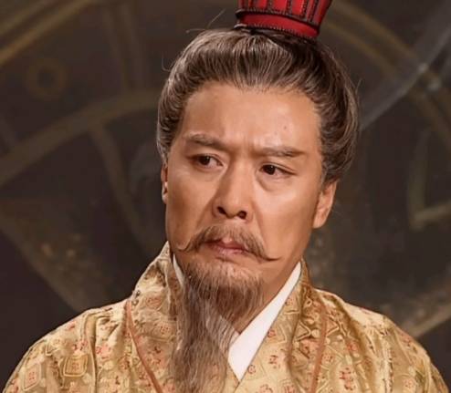 刘备借惊雷掩志，于蛰伏中蓄就帝王之业