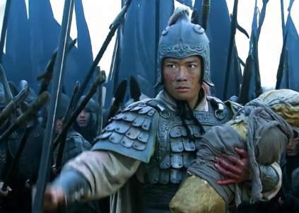 乱军中护主归：赵云长坂坡救幼主